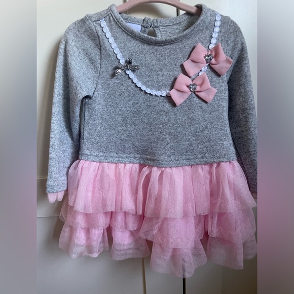 18 month grey sweater with pink ribbons and tutu bottom - Picture 1 of 2